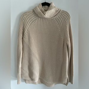 525 Jane sweater. Brand new never worn. Excellent condition.